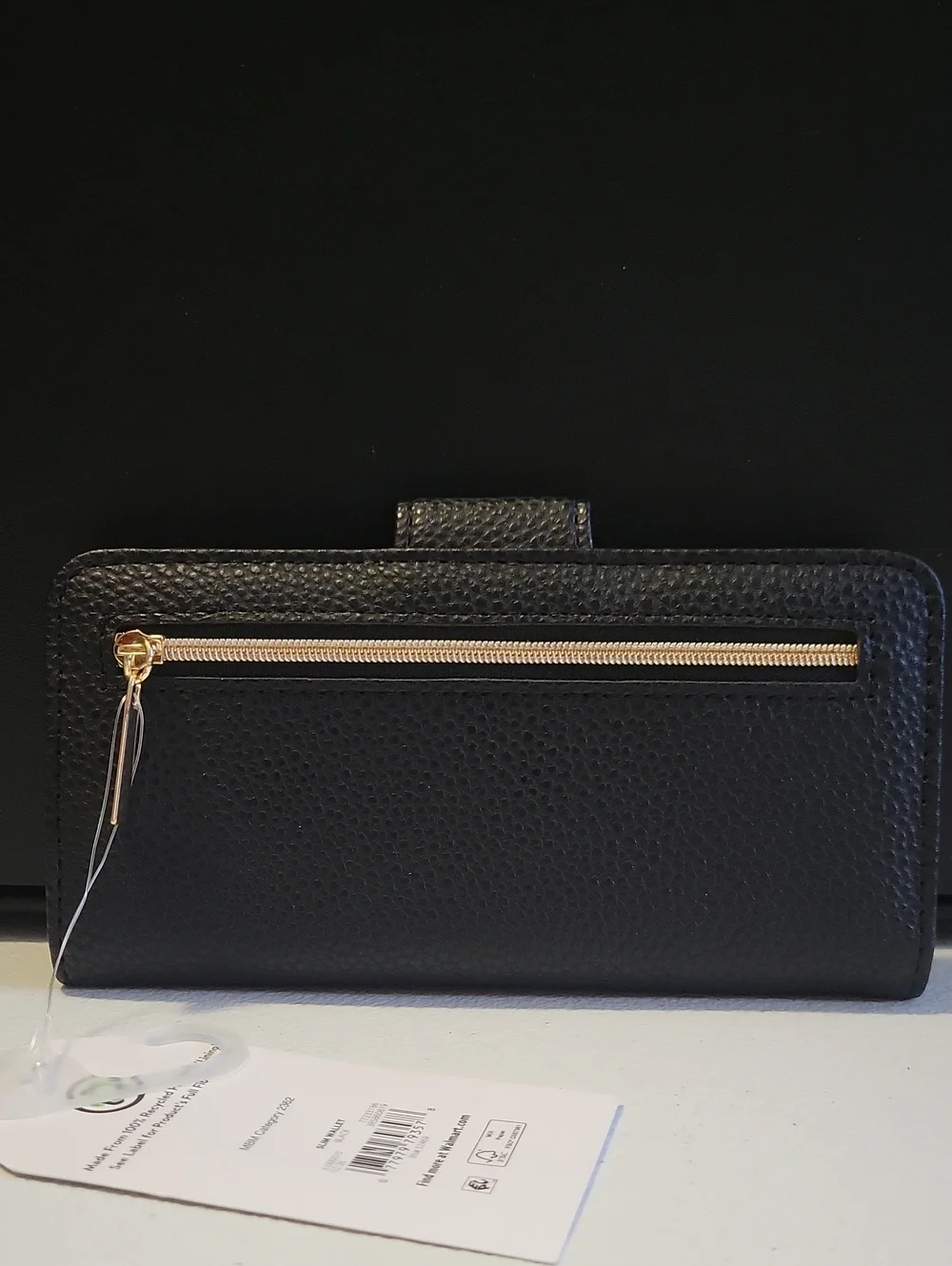 Elegant Black Leather Wallet with Gold Accent. T24